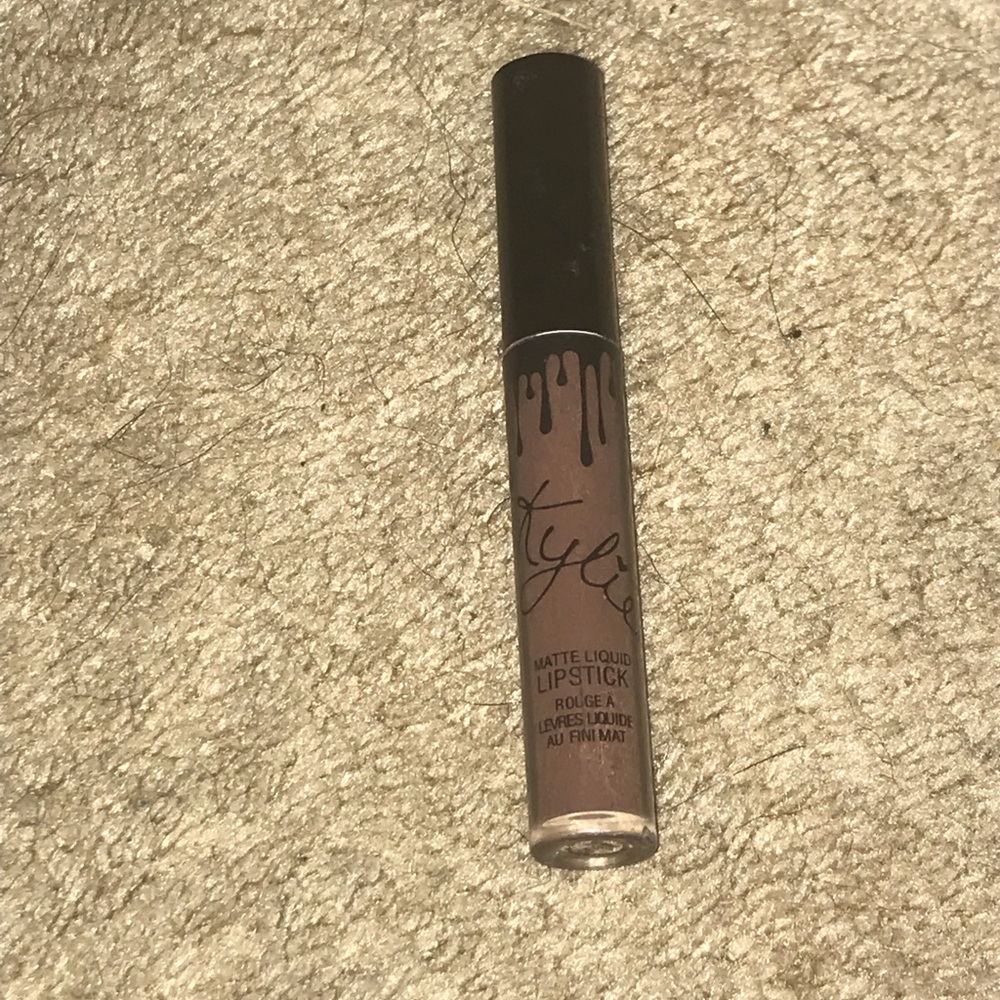 Kylie Cosmetics Liquid Lipstick in ‘True Brown K’